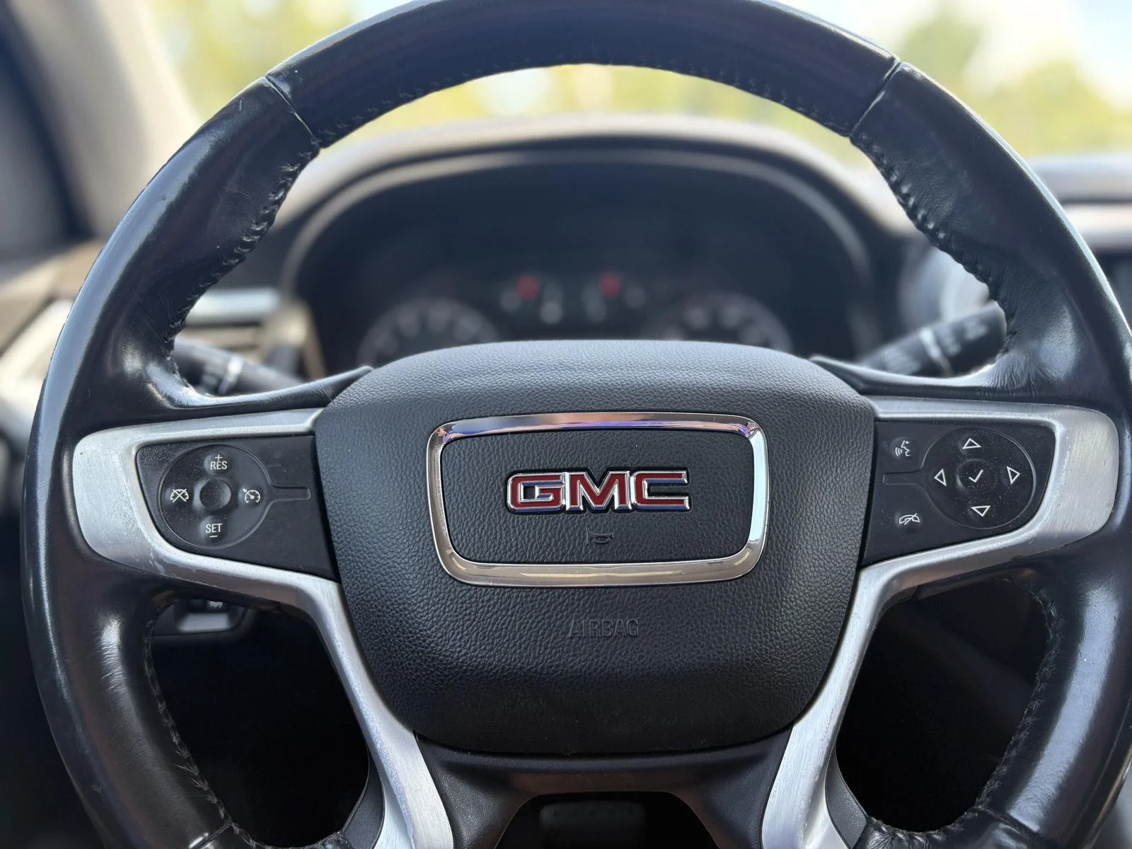 Used 2019 Pepperdust Metallic GMC SLE image 24
