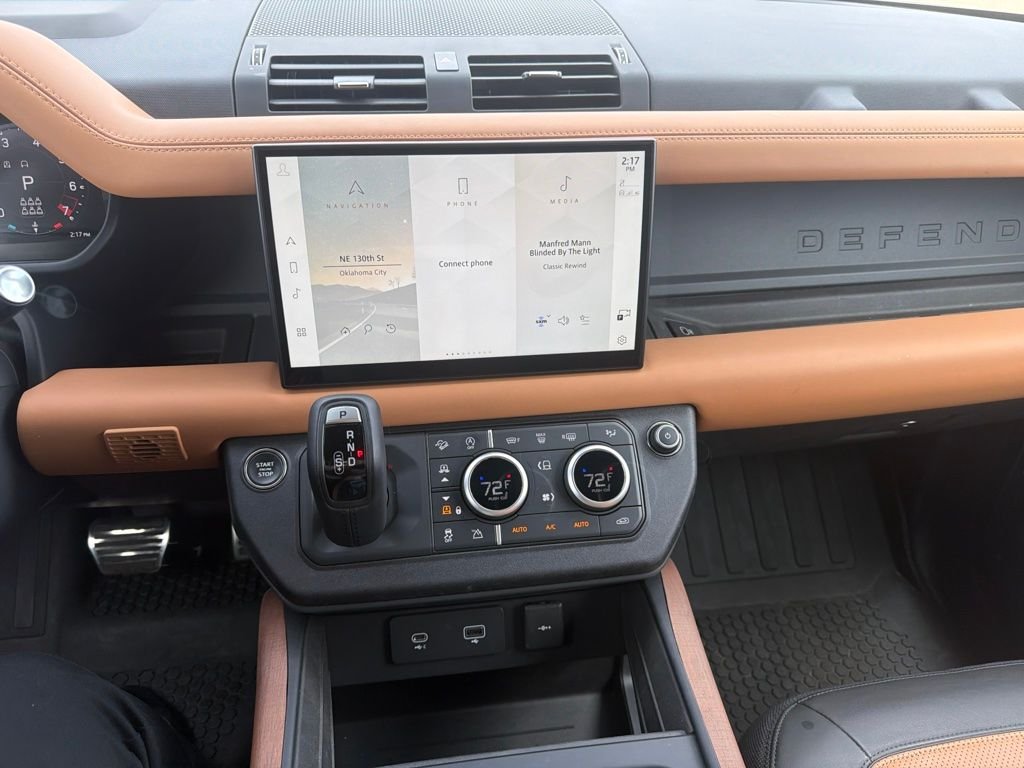 Used 2023 Lantau Bronze Metallic Land Rover X image 11
