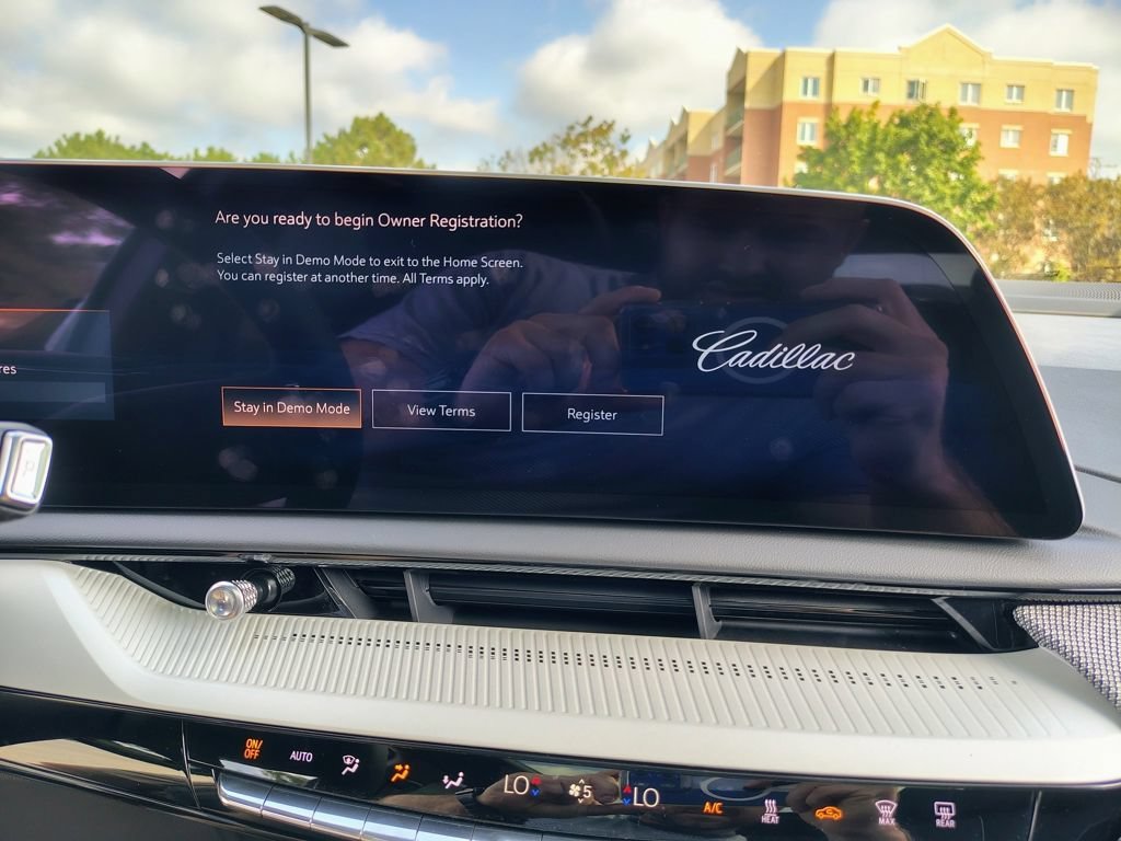 2027 Cadillac OPTIQ Premium Sport - Photo 32