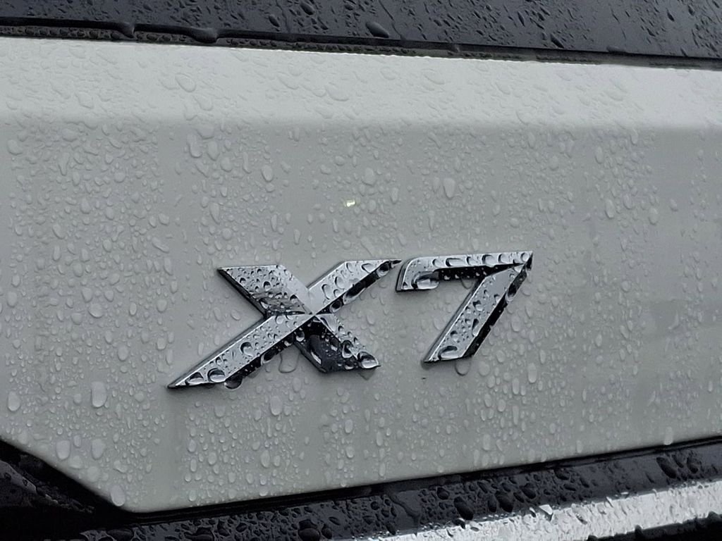 New 2026 Alpine White BMW xDrive40i image 21