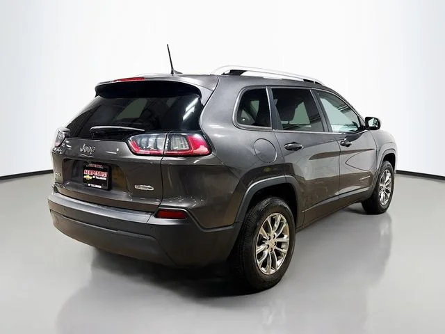 Used 2021  Jeep Latitude Plus image 6