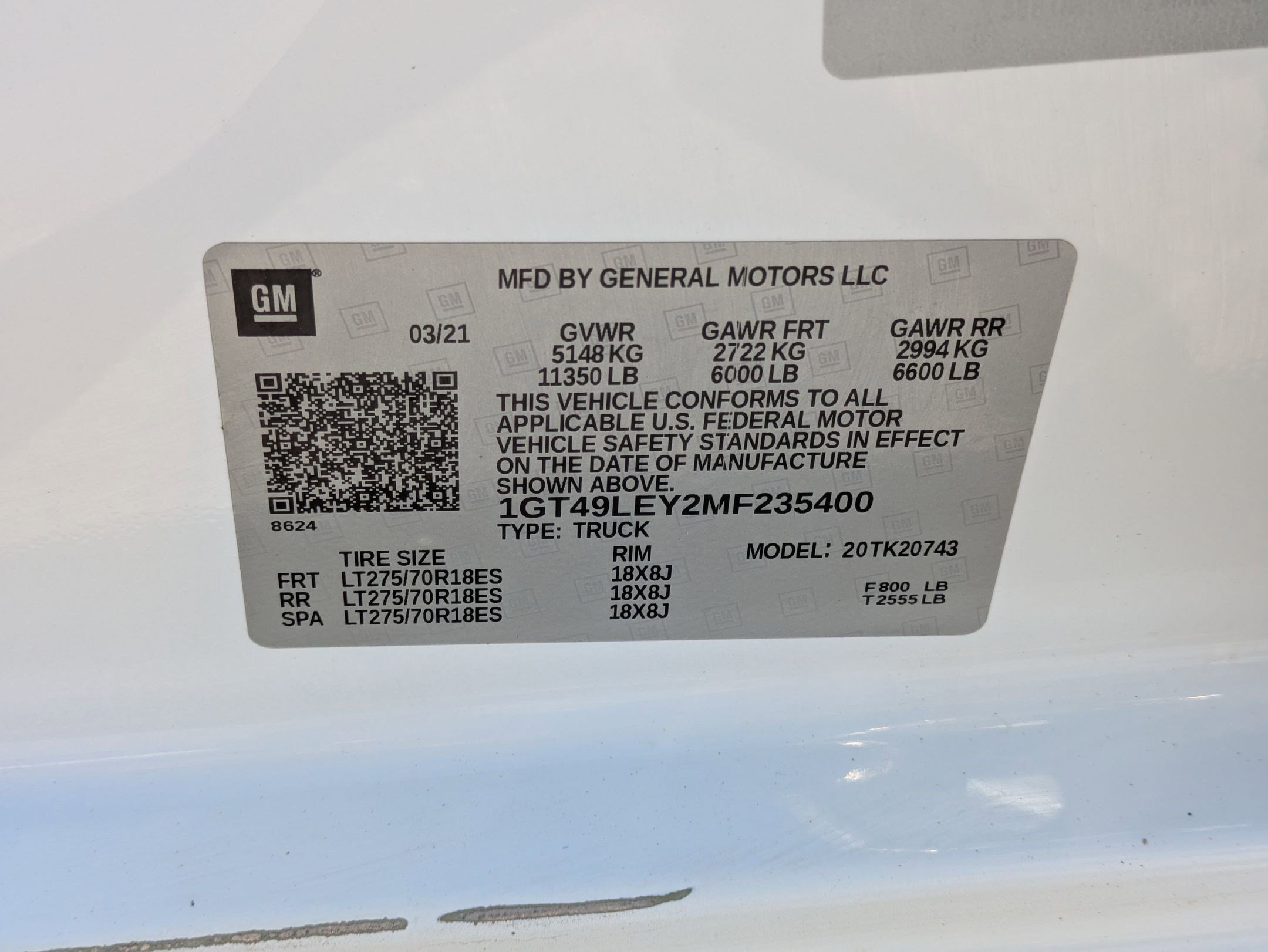 Used 2021 Summit White GMC Base image 31