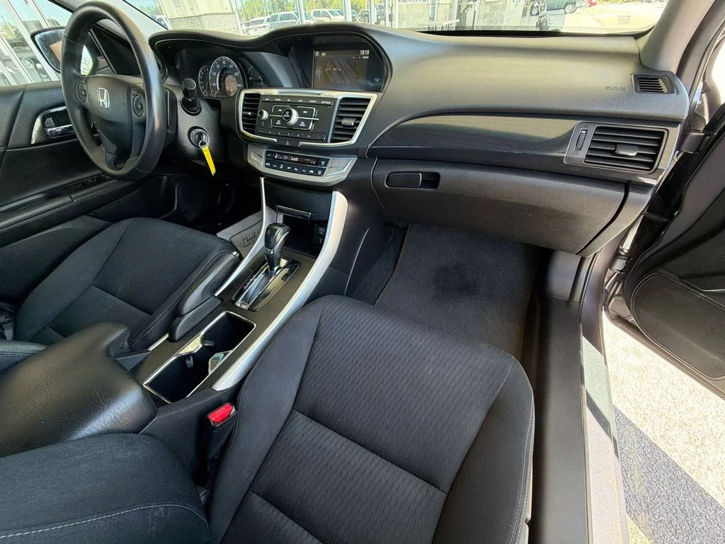 Used 2015  Honda Sport image 26