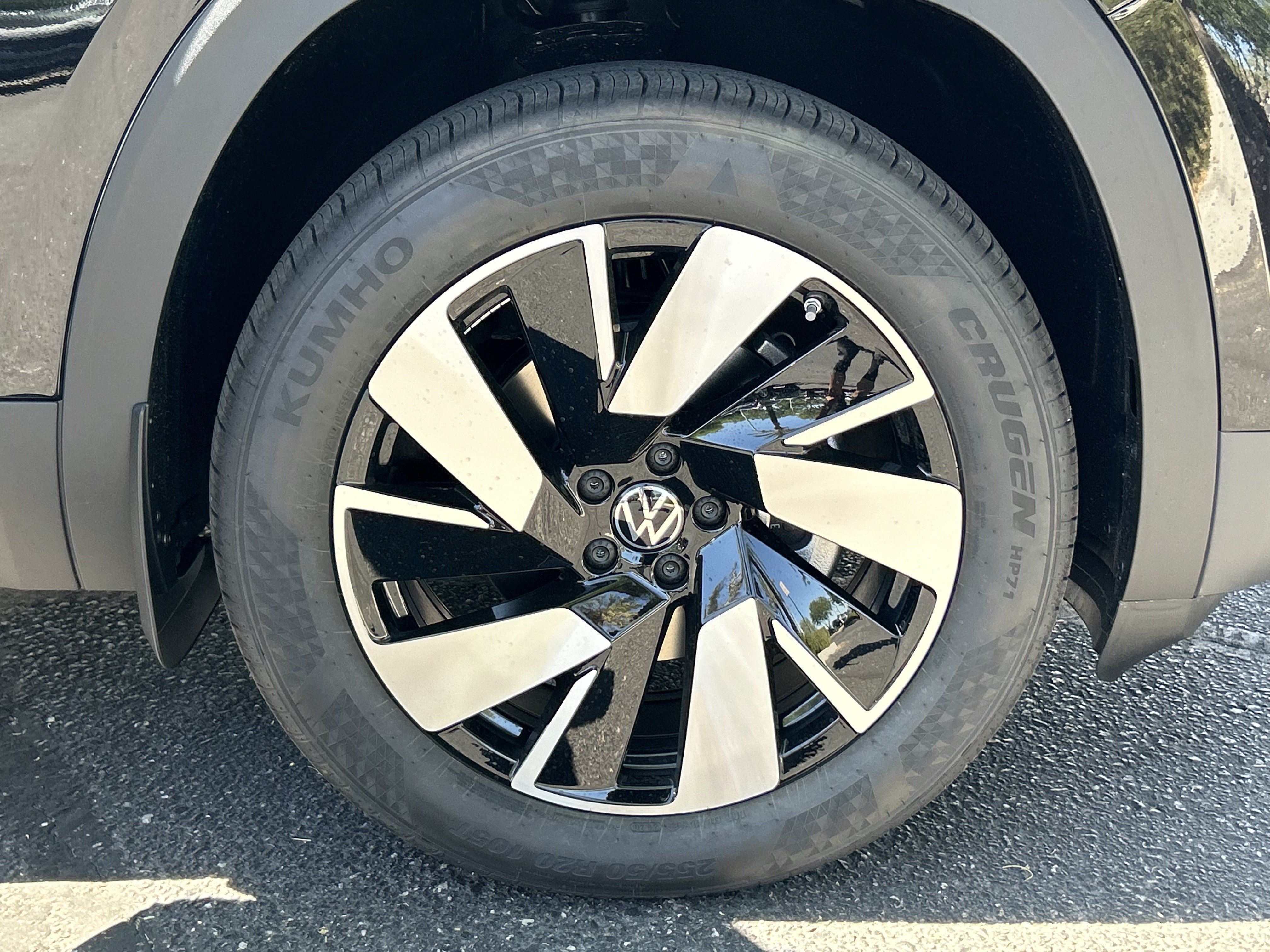 New 2026 Deep Black Pearl Volkswagen 2.0T SE w/Technology image 5
