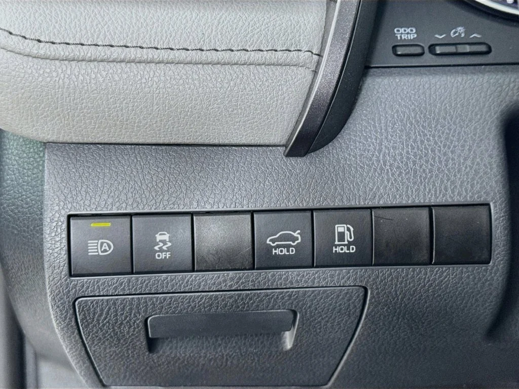 Used 2021 Predawn Gray Mica Toyota XLE image 11