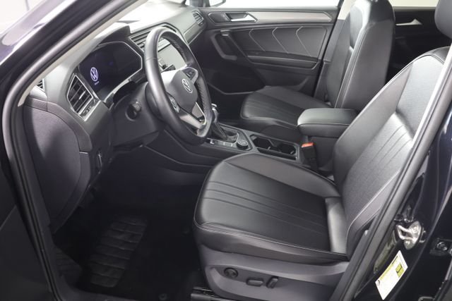 Used 2024 Black Volkswagen 2.0T SE image 19