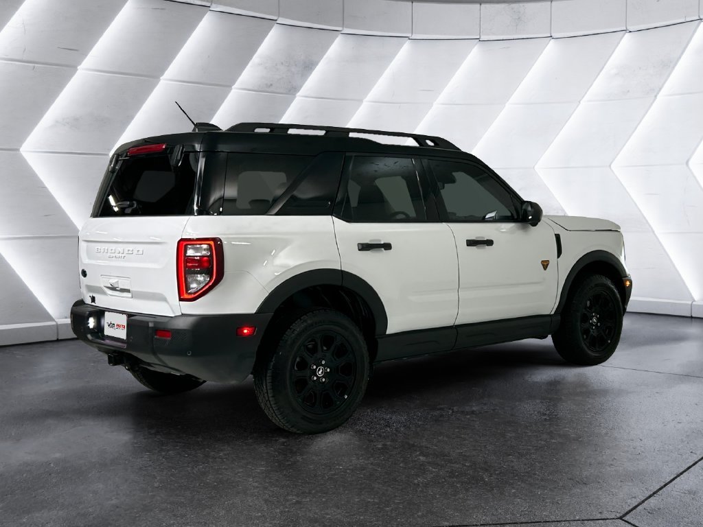 Used 2025 White Ford Badlands image 4