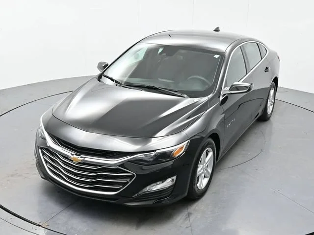 Used 2024 Mosaic Black Metallic Chevrolet 1LT image 33