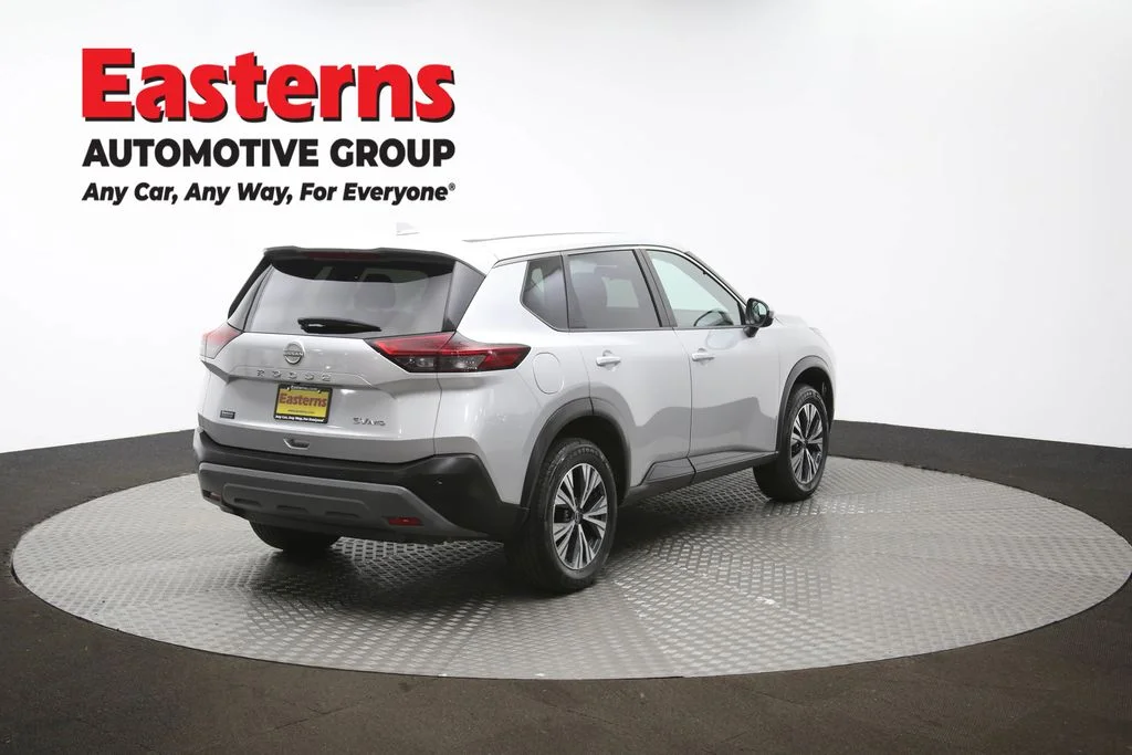 Used 2022 Silver Nissan SV image 41