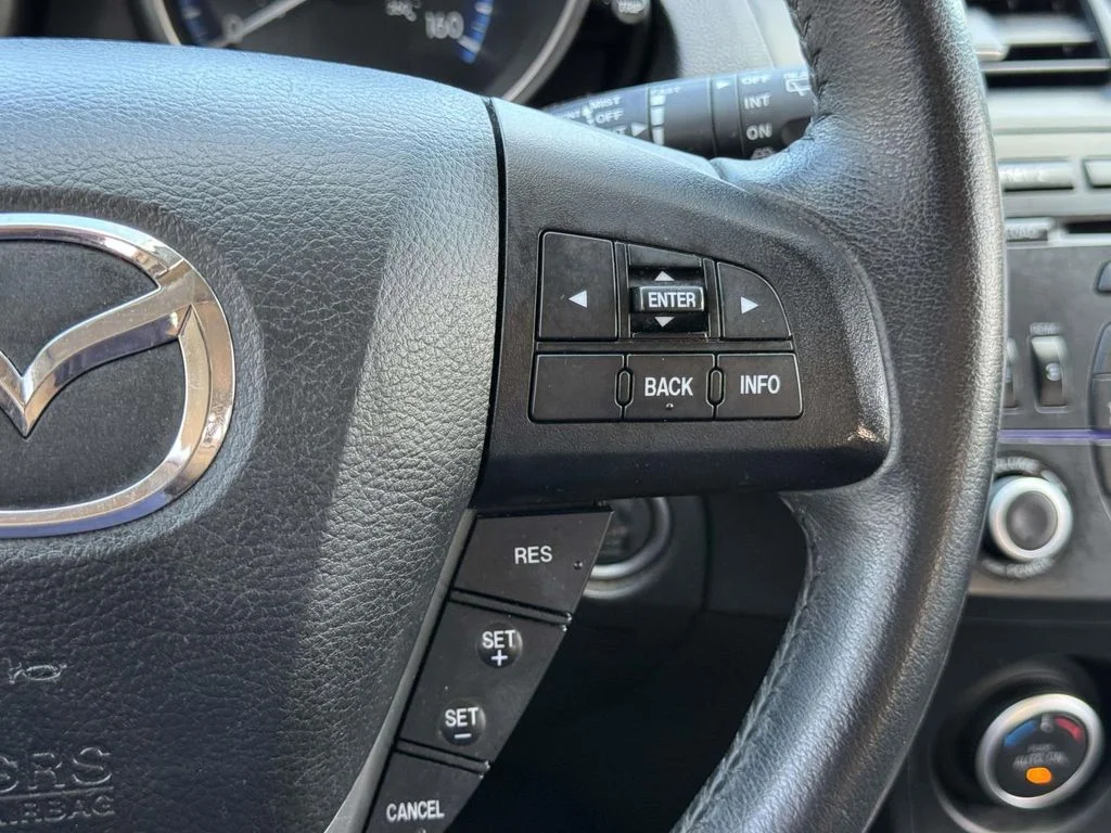 2013 Mazda MAZDA3 i Touring - Photo 23