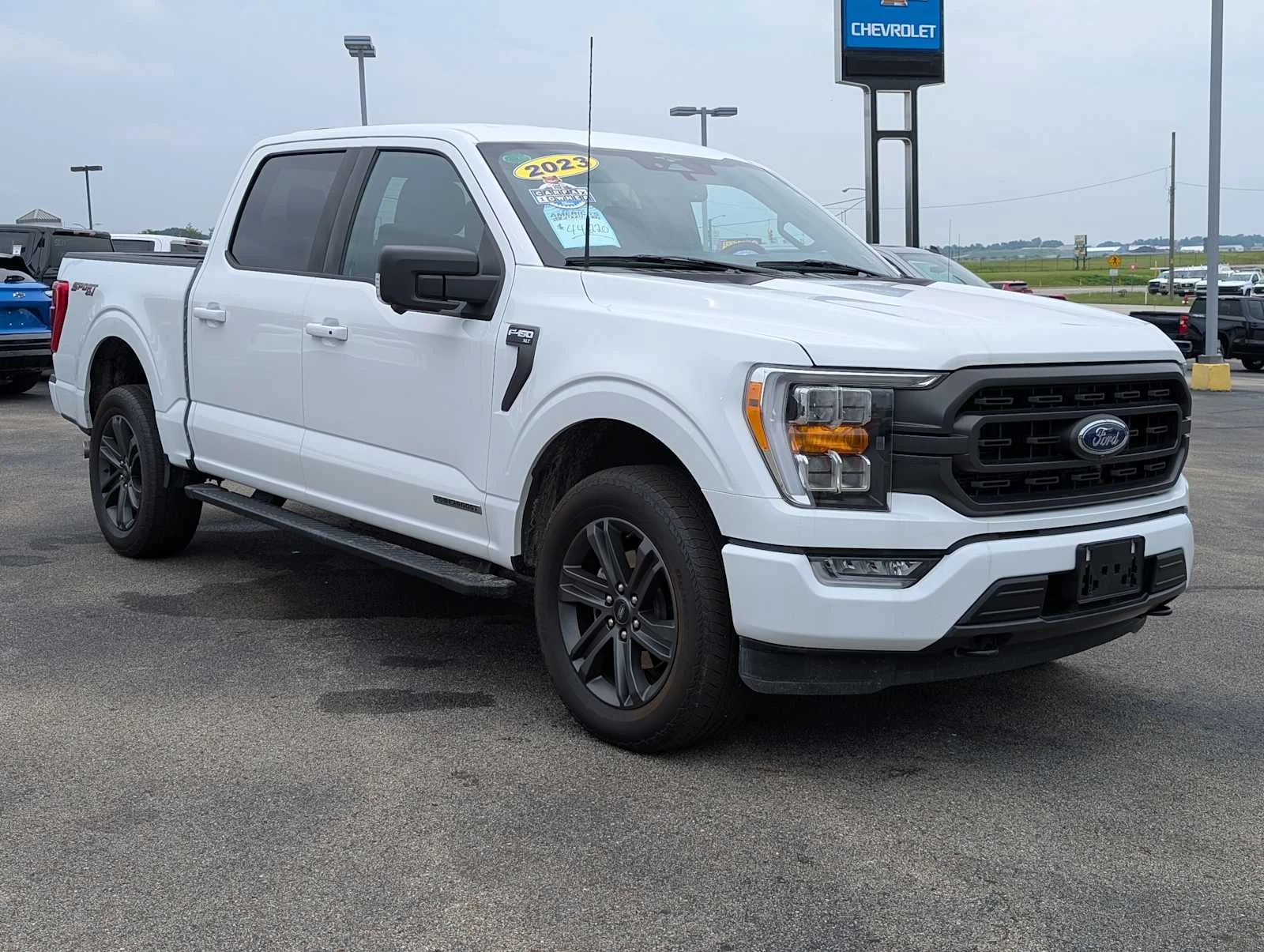 Used 2023 Oxford White Ford XLT image 6
