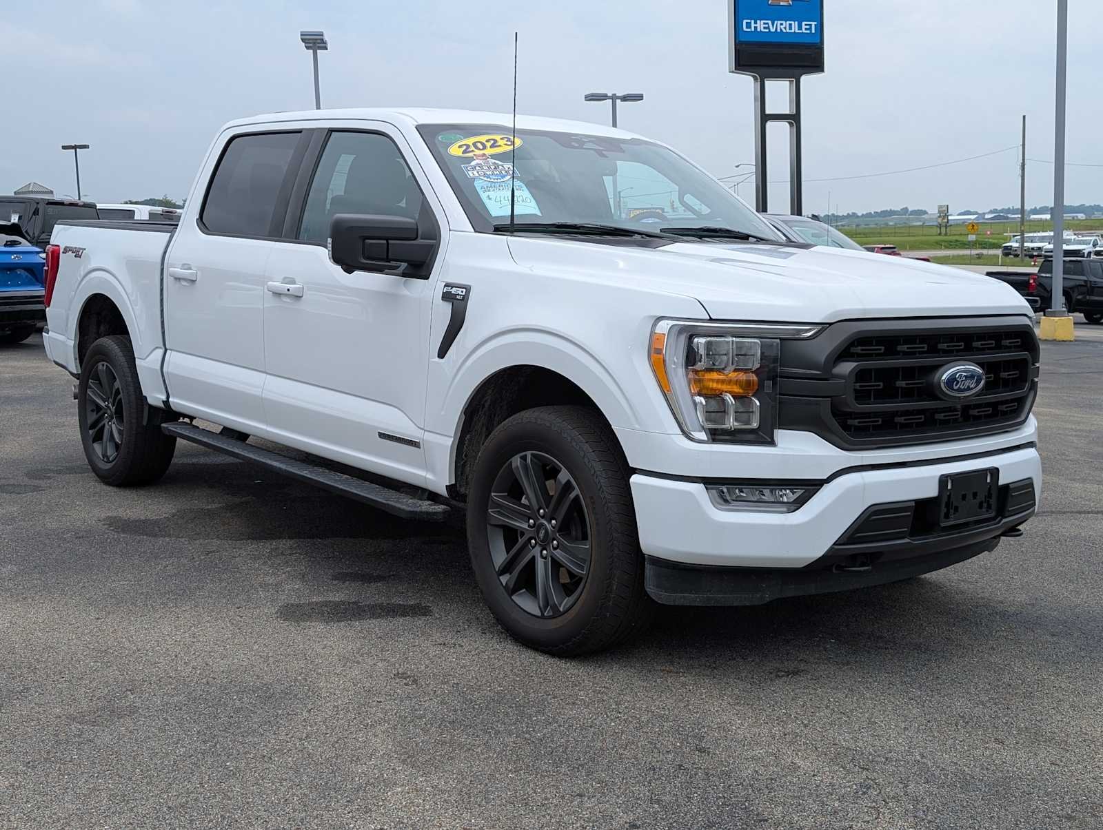 Used 2023 Oxford White Ford XLT image 6