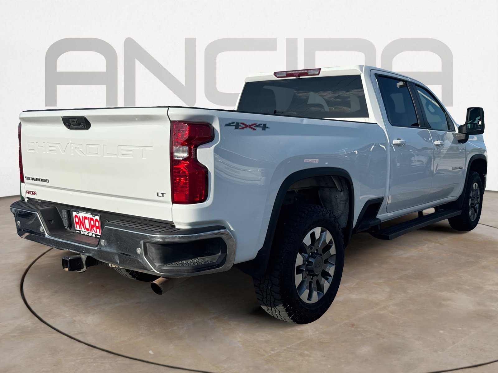 Used 2024 Summit White Chevrolet LT image 11