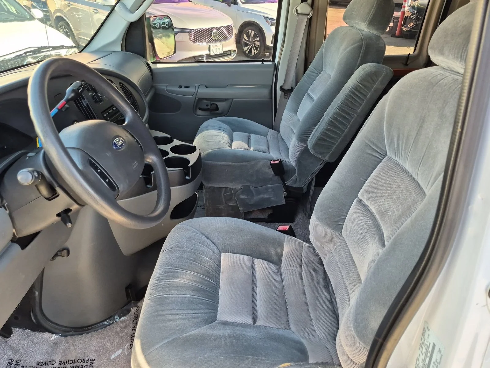 Used 2008 White Ford  image 21