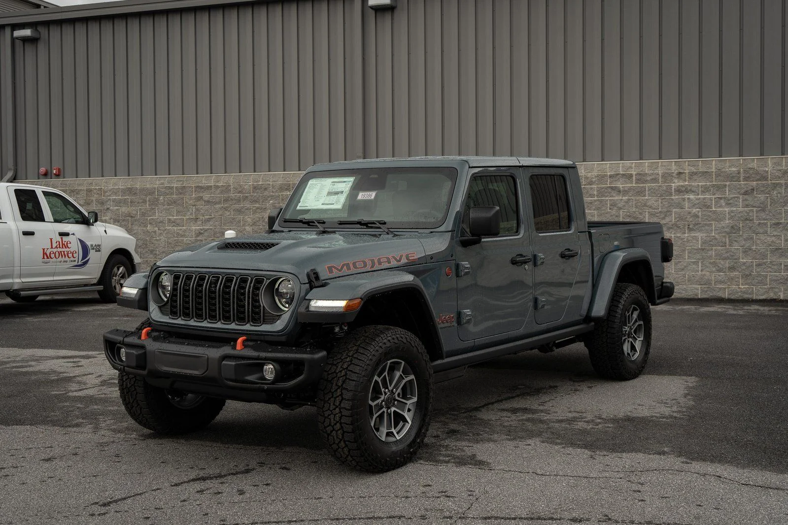 New 2026 Anvil Clearcoat Jeep Mojave X image 3