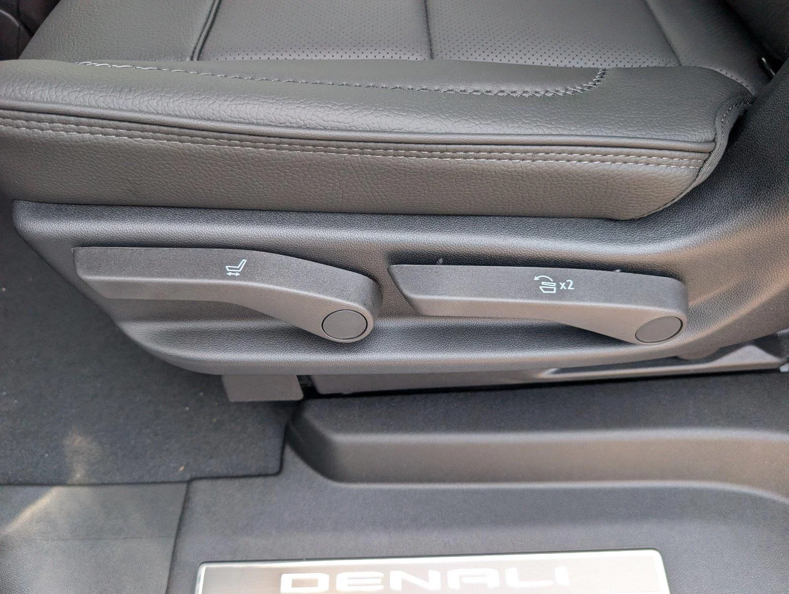 New 2026 Titanium Rush Metallic GMC Denali image 33