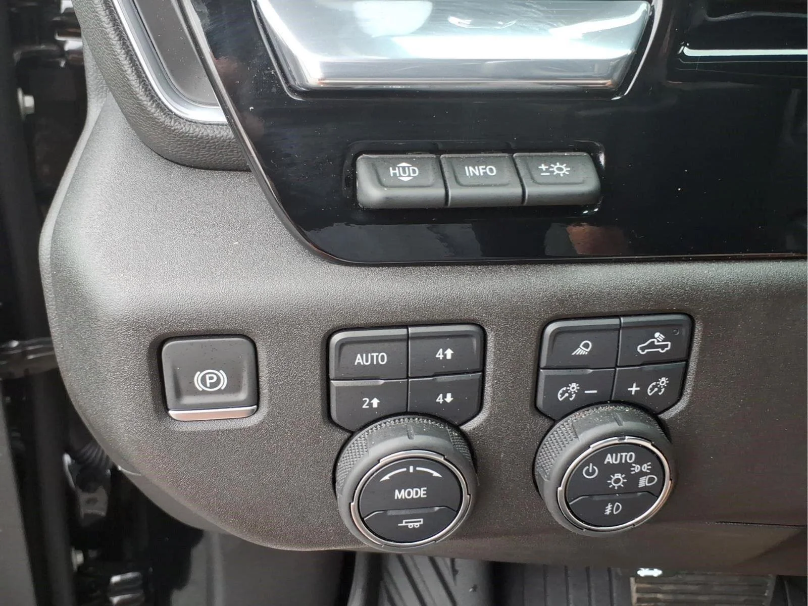 Used 2025 Black Chevrolet LTZ image 20