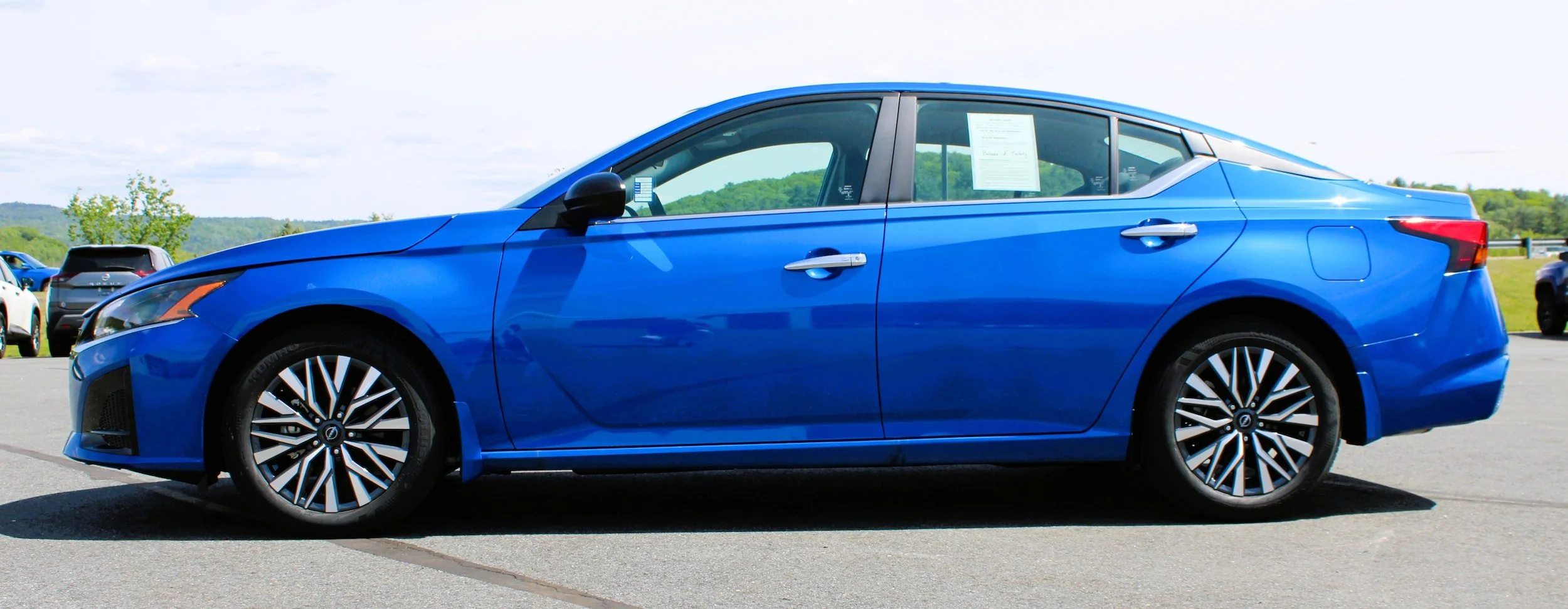 Used 2025 Bluestone Pearl Nissan SV image 13