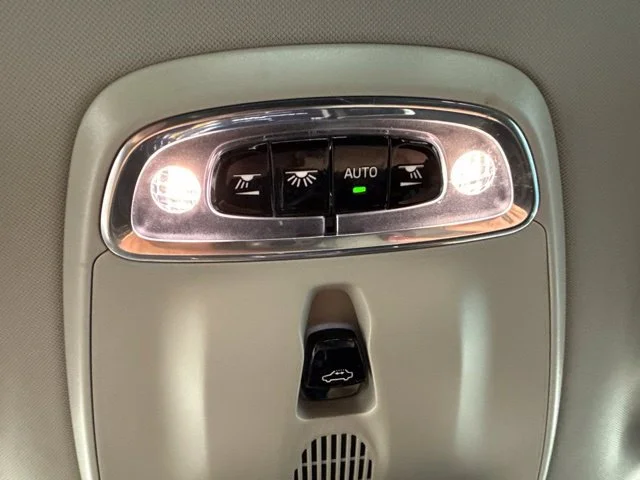 Used 2020 Silver Volvo T6 Momentum image 27
