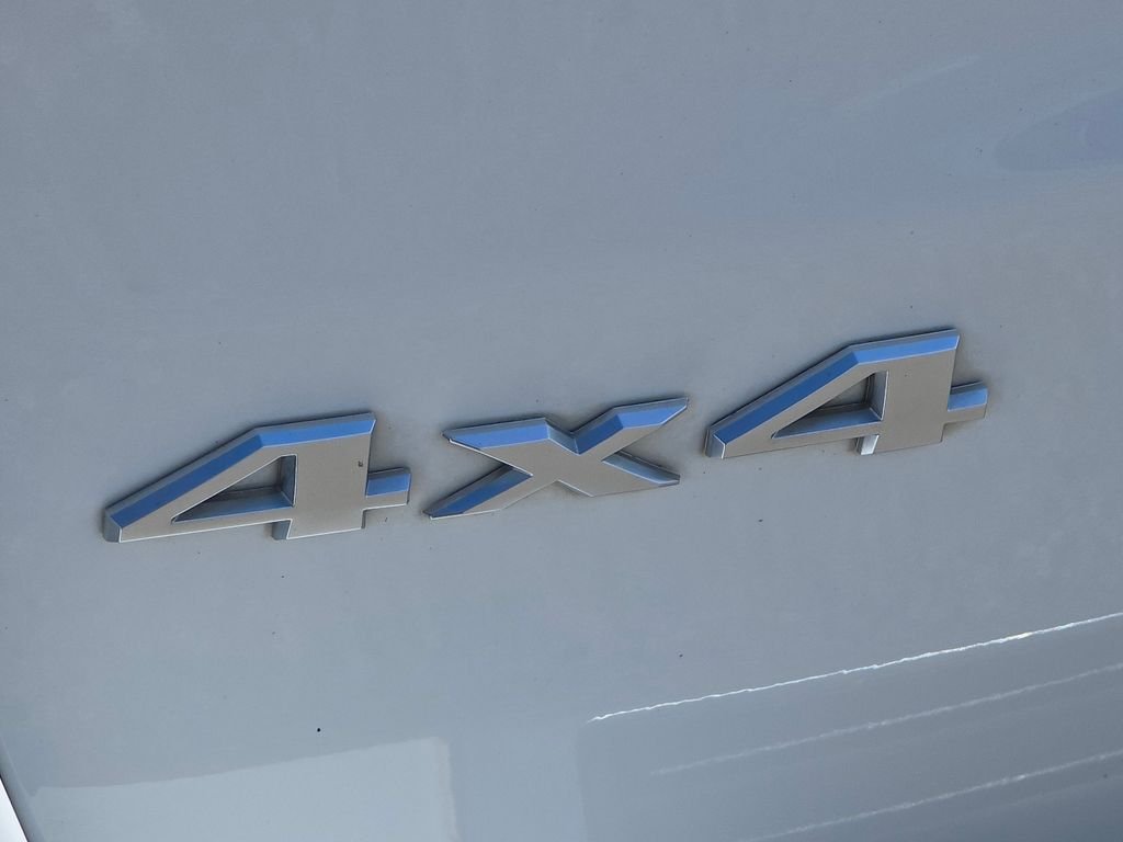 Used 2017 Bright White Clearcoat Jeep Summit image 5