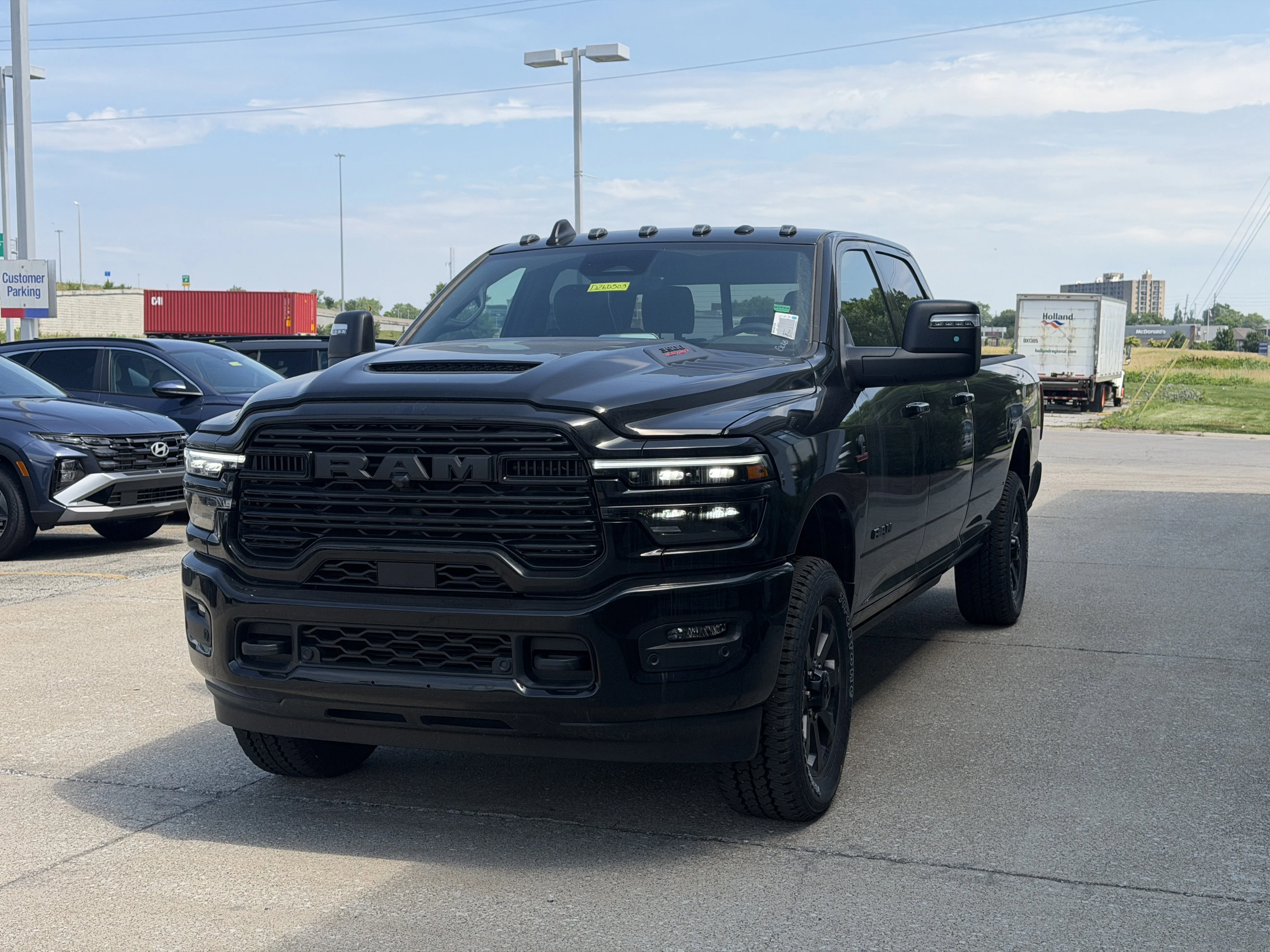 New 2026 Diamond Black Crystal Pearl-Coat Exterior Paint RAM Laramie image 16