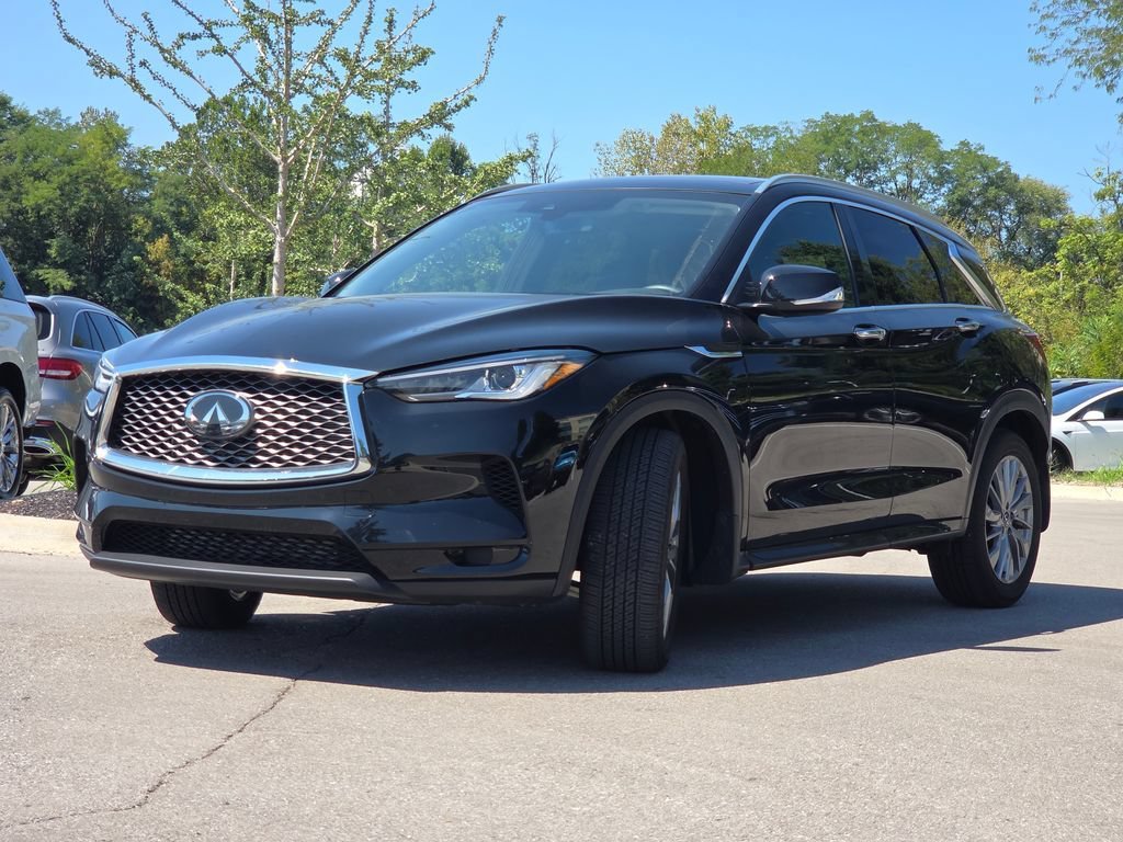 Used 2025 Black Obsidian INFINITI LUXE image 27