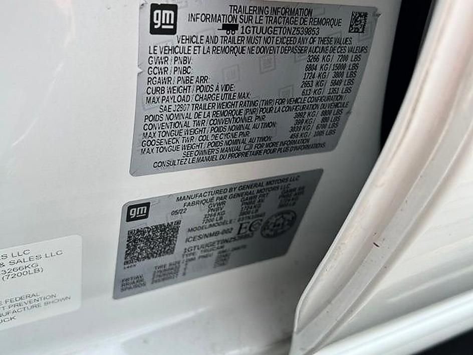 Used 2022 White GMC Denali image 21