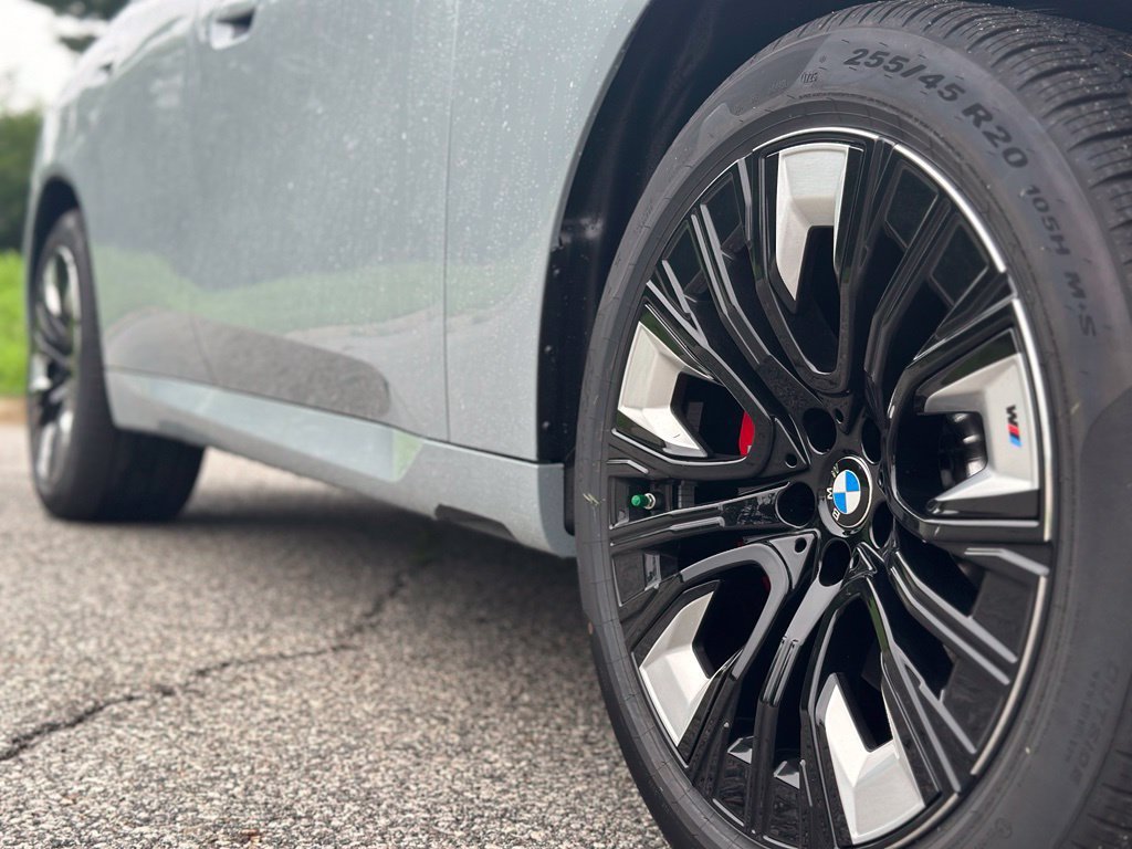 New 2027 Cape York Green Metallic BMW xDrive28i image 8