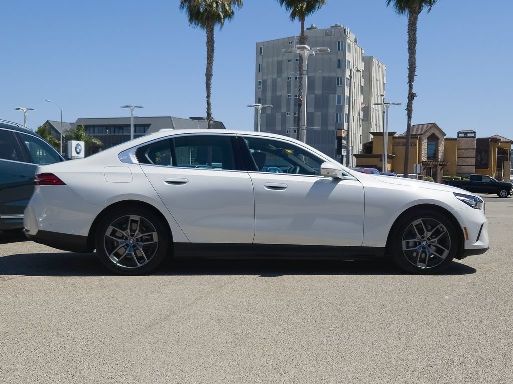 Used 2026 Mineral White Metallic BMW eDrive40 image 4