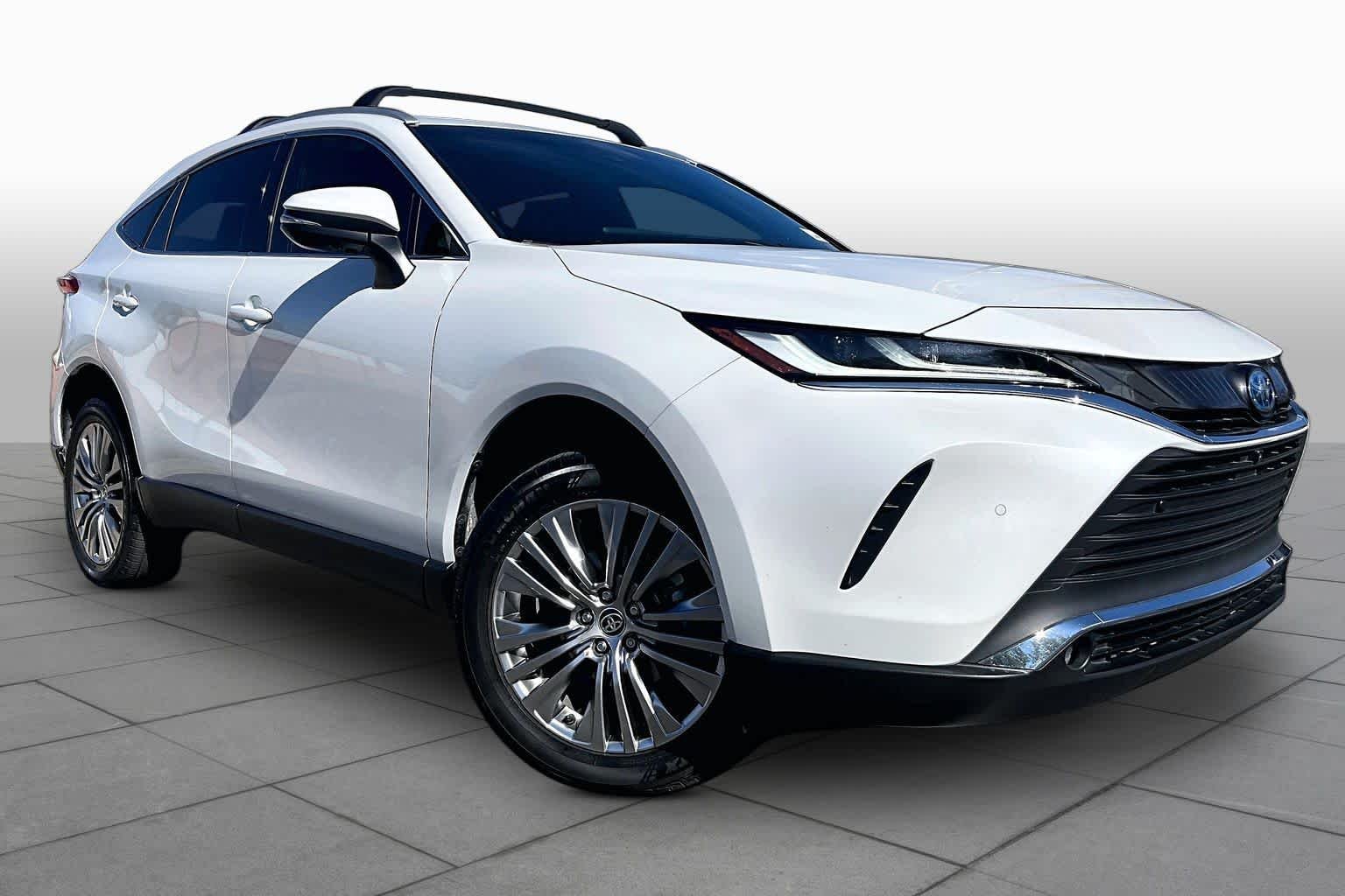Used 2023 Wind Chill Pearl Toyota Limited image 3