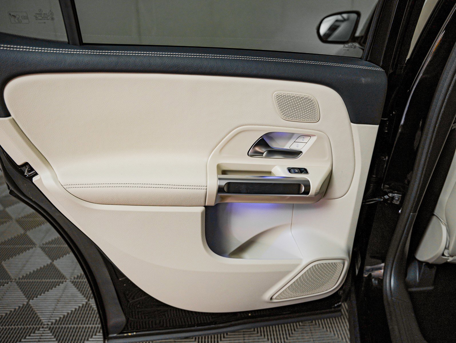 New 2026 Night Black Mercedes-Benz GLB 250 image 24