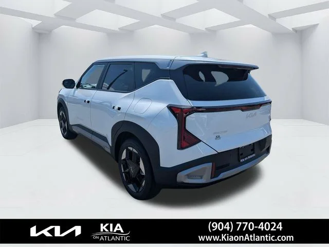 New 2027 Snow White Pearl Kia EX image 5