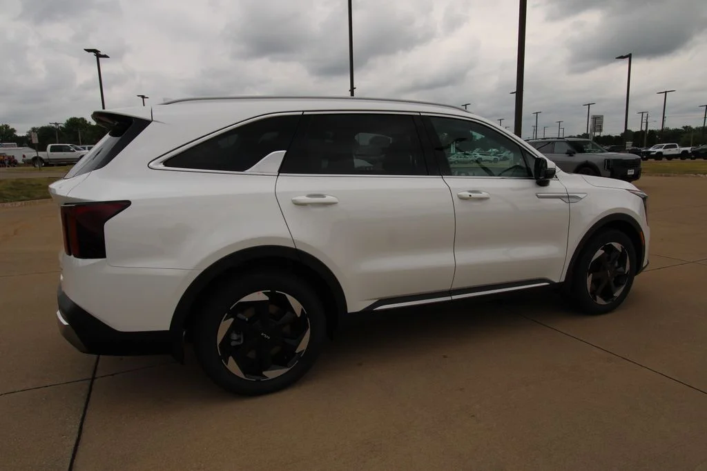 New 2026 Snow White Pearl Kia EX image 5