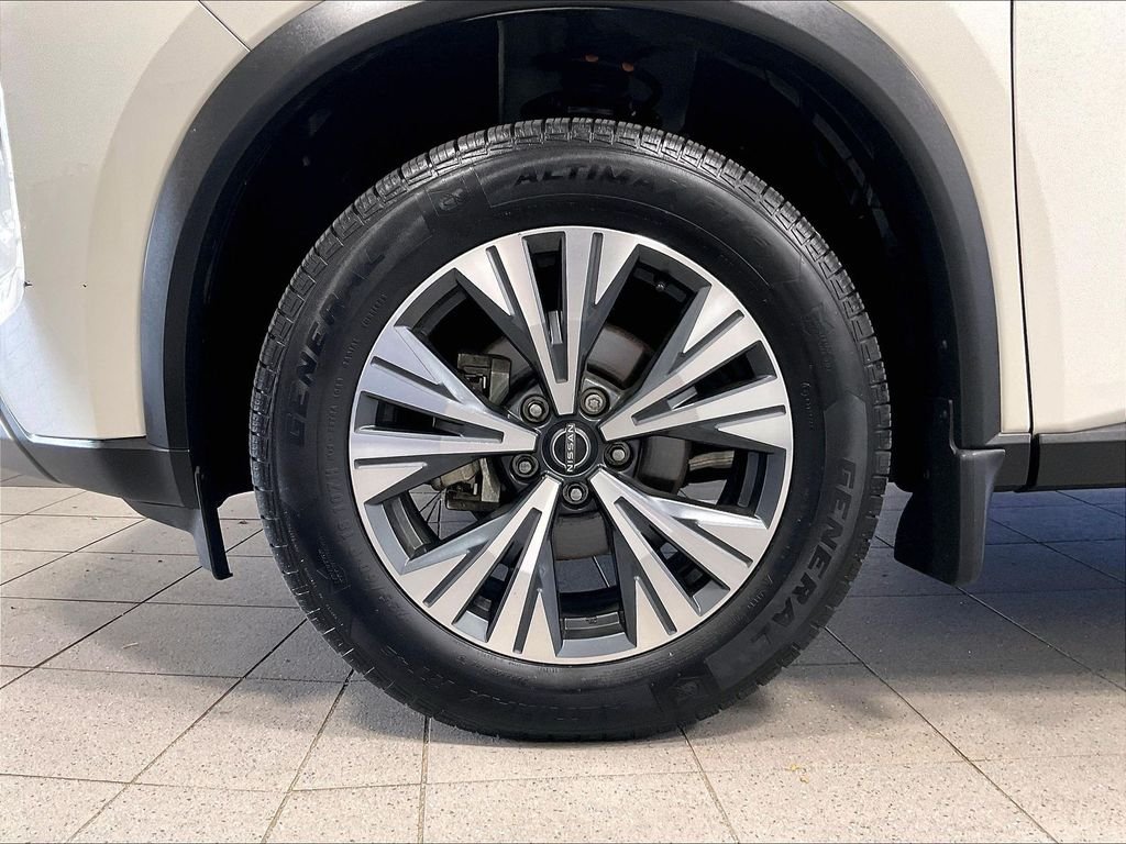 Used 2023 White Nissan SV image 7