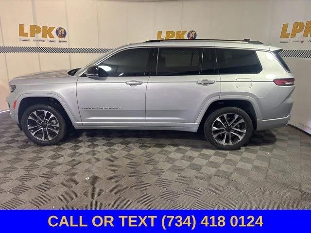 Used 2023 Silver Jeep Overland image 18