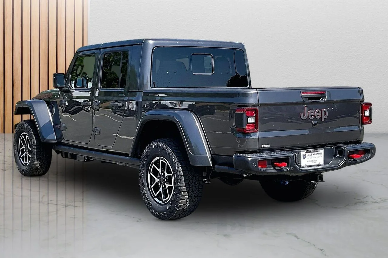 New 2026 Granite Crystal Metallic Clear-Coat Exterior Paint Jeep Rubicon X image 6