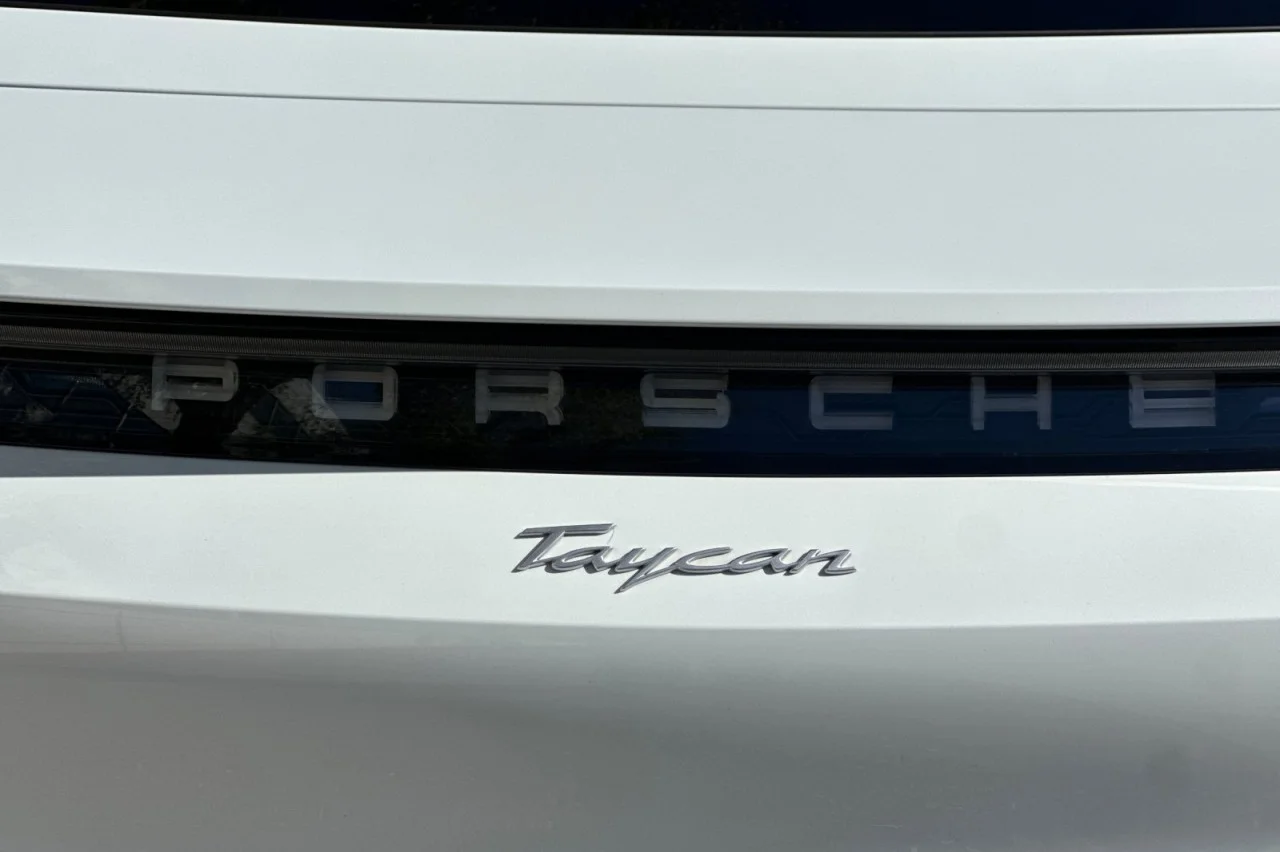 Used 2023 White Porsche Base image 26