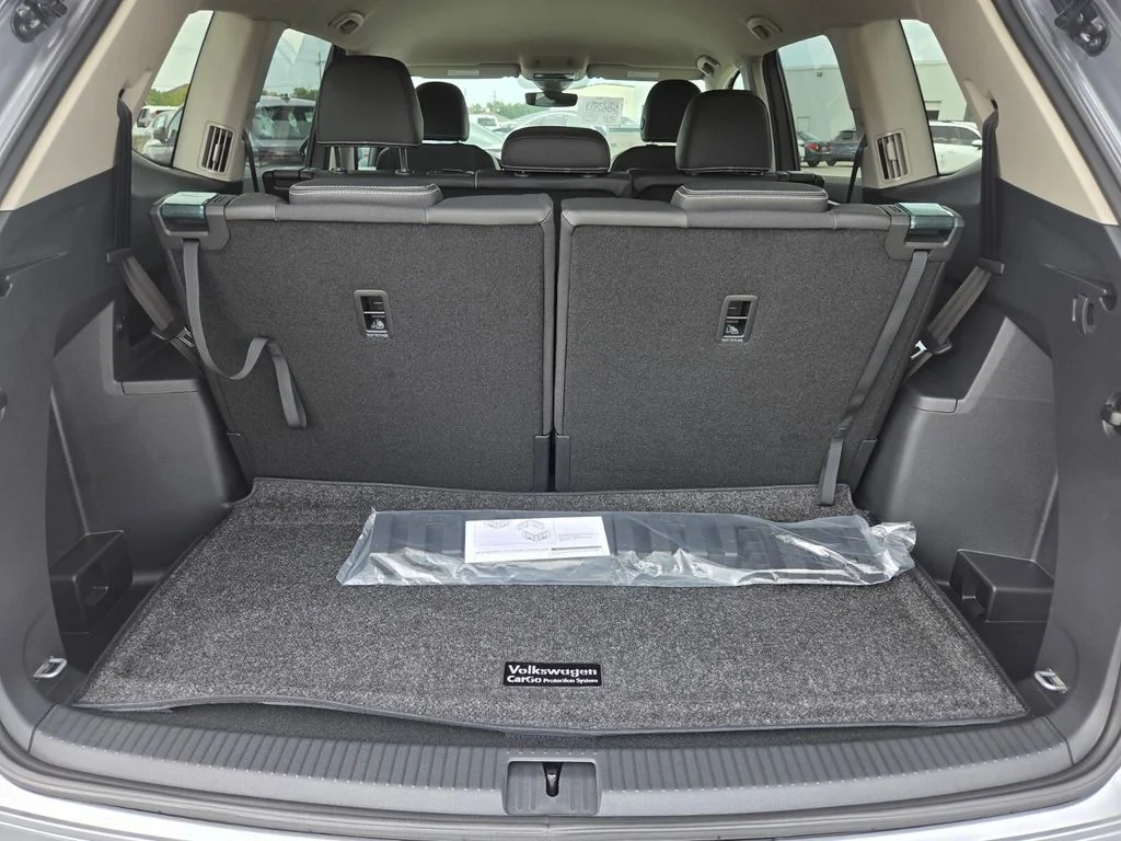 New 2026 Silver Volkswagen 2.0T SE image 27