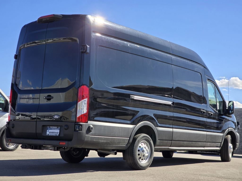 New 2026 Black Metallic Ford Base image 23