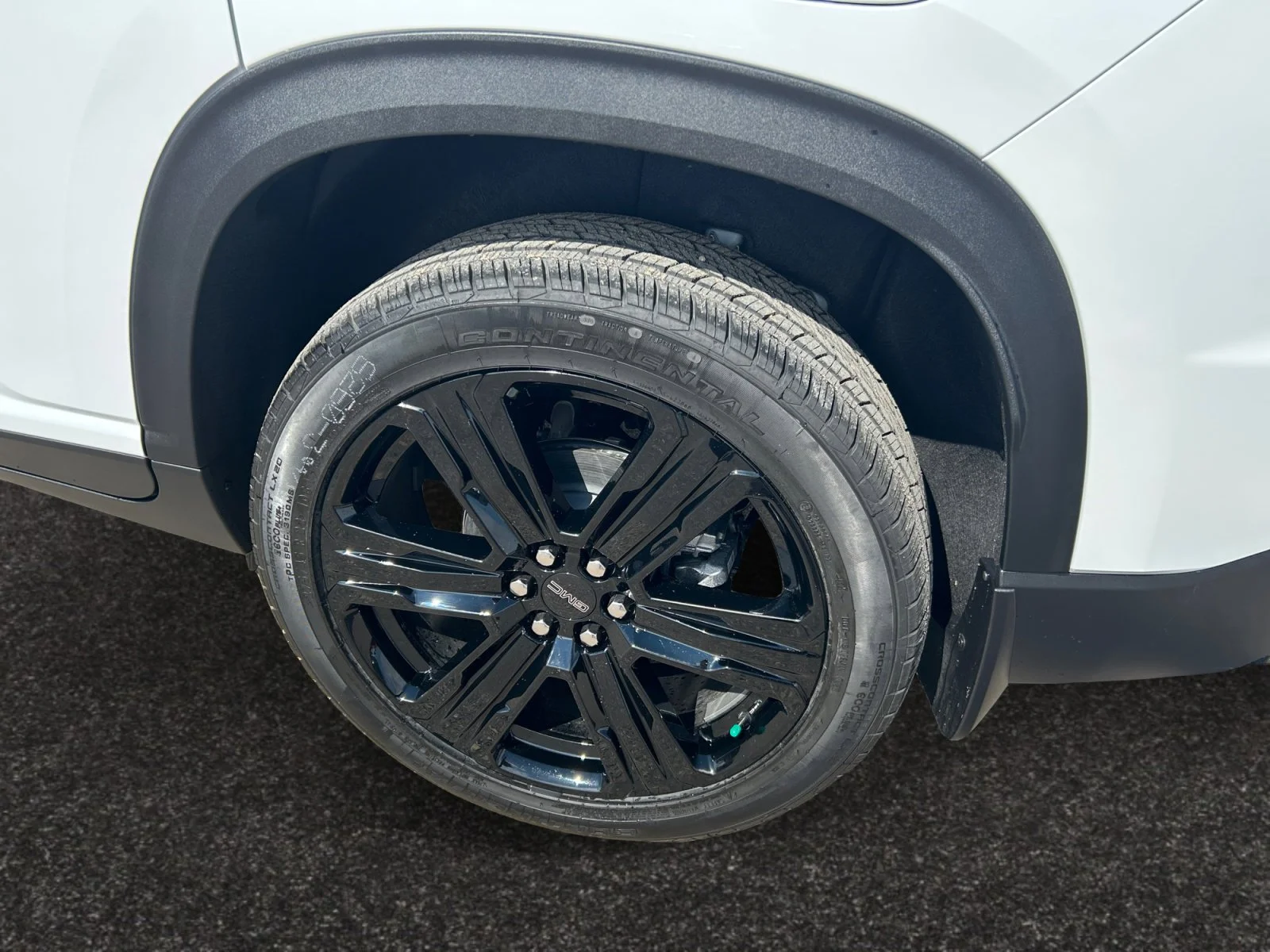 New 2026 Summit White GMC Elevation AWD image 9