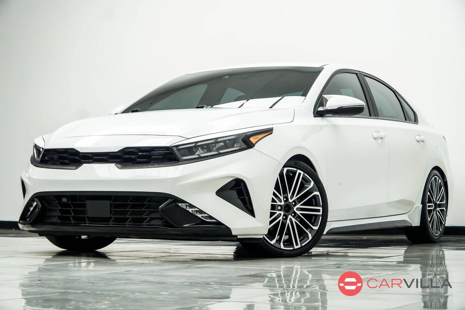 Used 2024 White Kia GT image 1