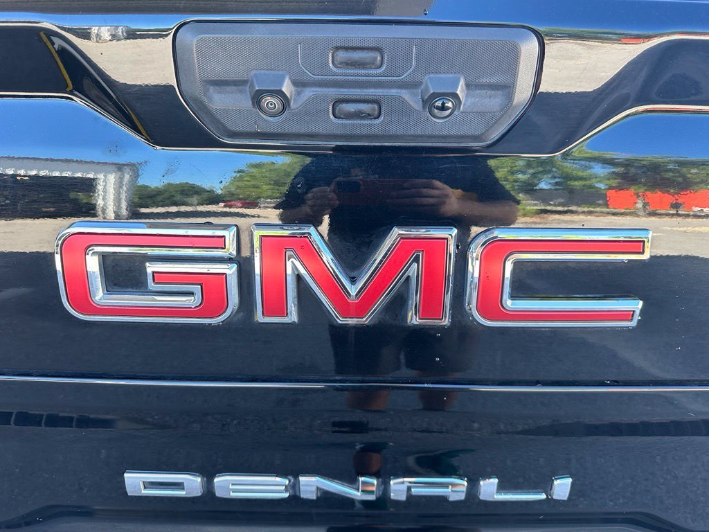 Used 2023 Onyx Black GMC Denali image 34