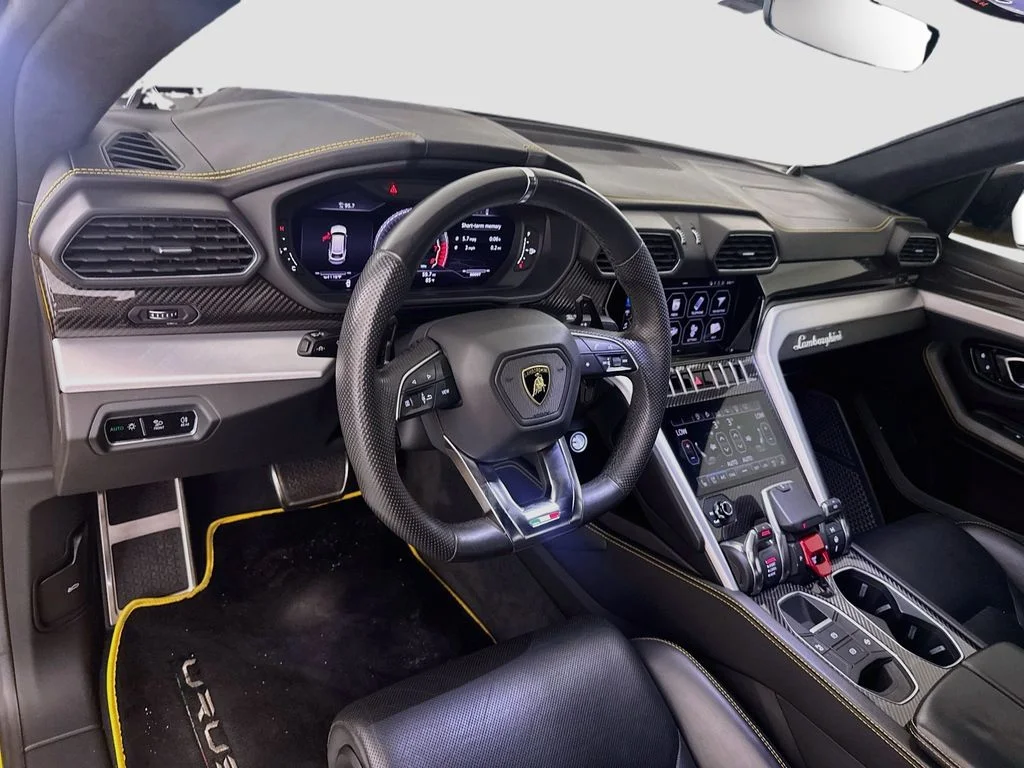 Used 2020 Gialllo Auge Lamborghini  image 9