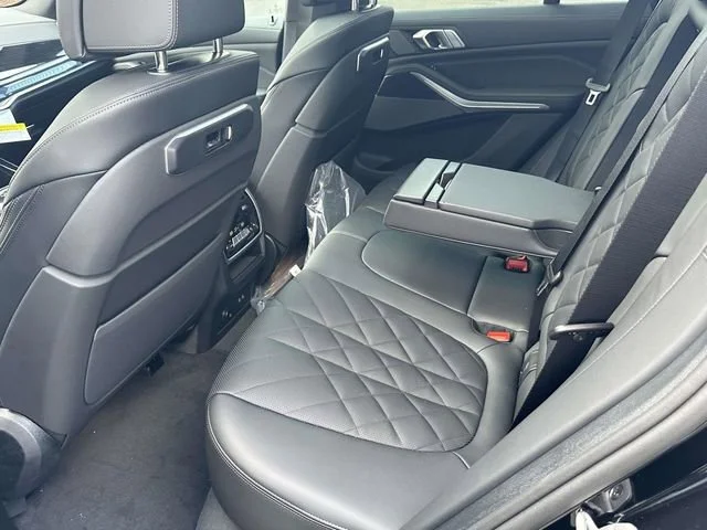 New 2026 Black Sapphire BMW xDrive40i image 8