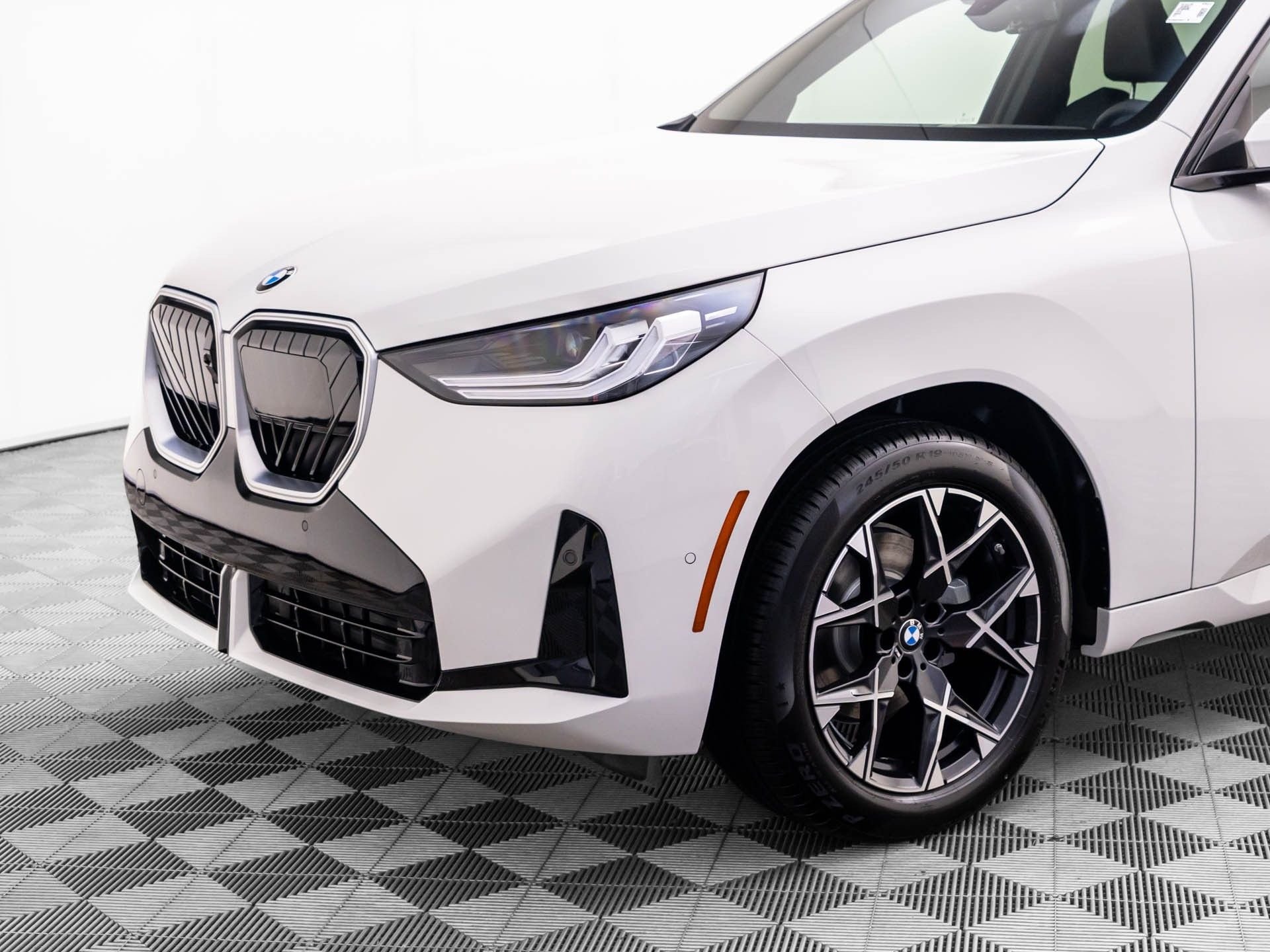 New 2026 Alpine White BMW 30 xDrive image 34