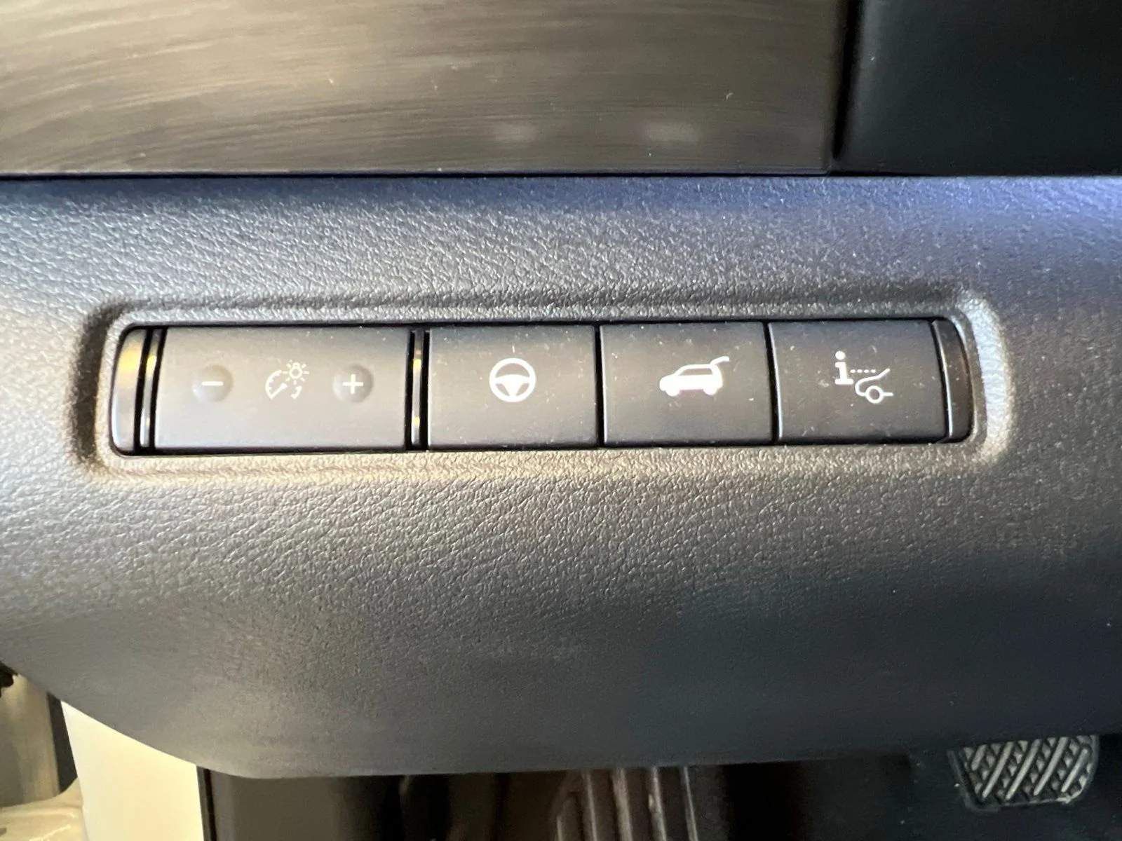 Used 2023 White Nissan Platinum image 21