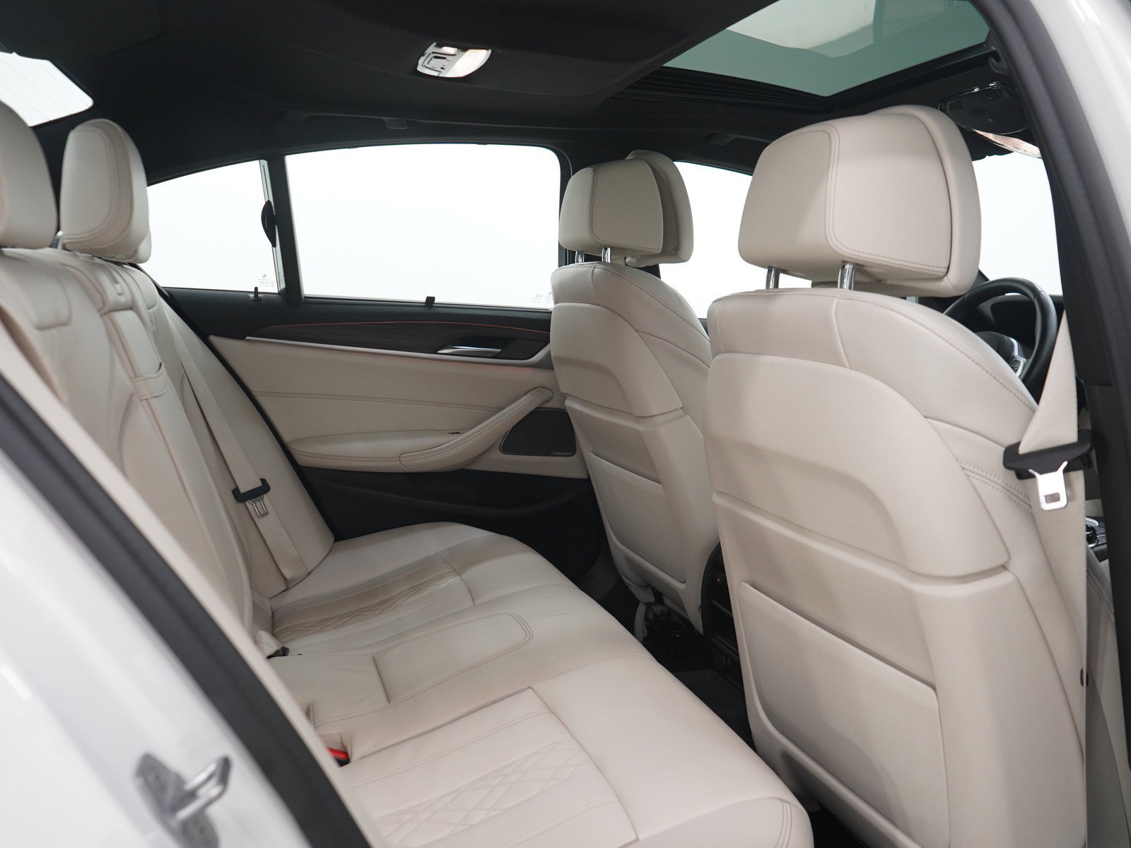 Used 2021 Alpine White BMW 540i xDrive image 12