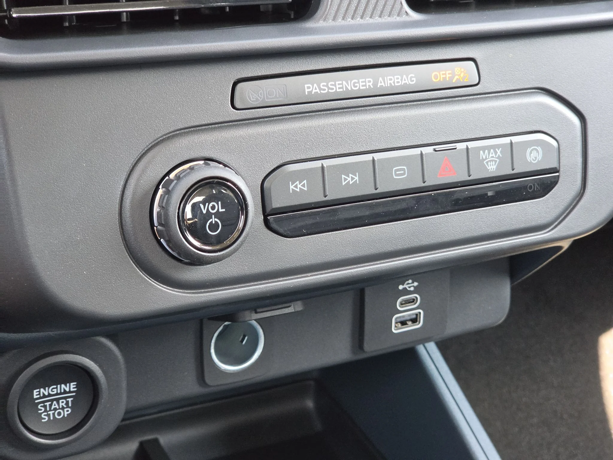 New 2026 Carbonized Gray Metallic Ford Lobo™ image 17