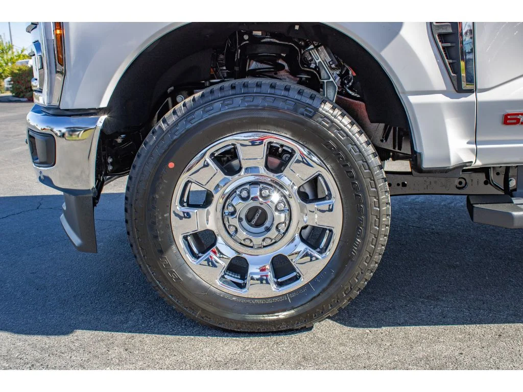 New 2026 Star White Metallic Tri-Coat Ford LARIAT image 5