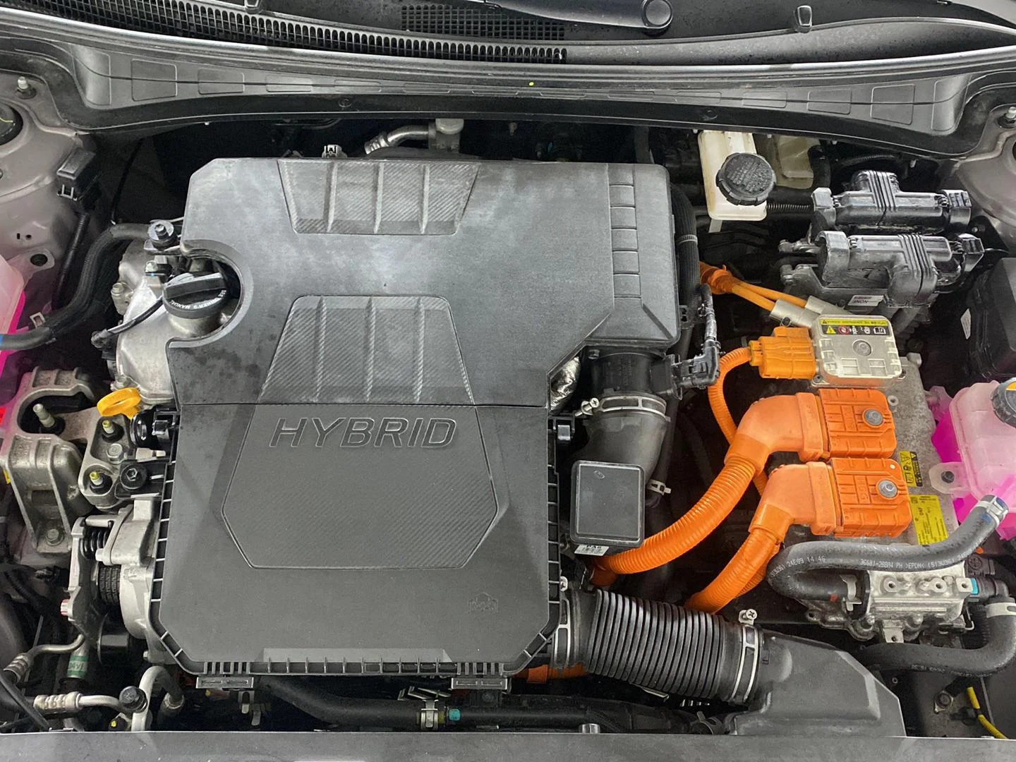 Used 2024 Fluid Metal Hyundai Limited image 30